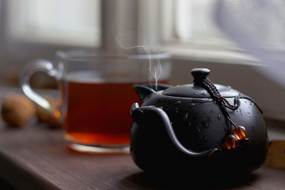 Gibt es Tee ohne Koffein? AURESA Blog