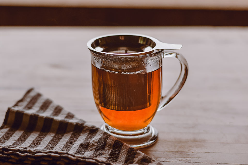 Wie viel Koffein ist in einer Tasse Schwarztee? AURESA Blog